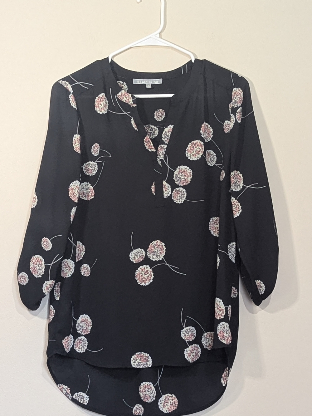Daniel Rainn Medium Black Floral Blouse High Low Top 3/4 Sleeve Boho Lightweight